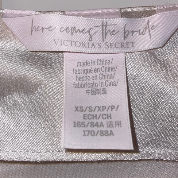 Sold VS Bride Robe - Picture 5 of 5